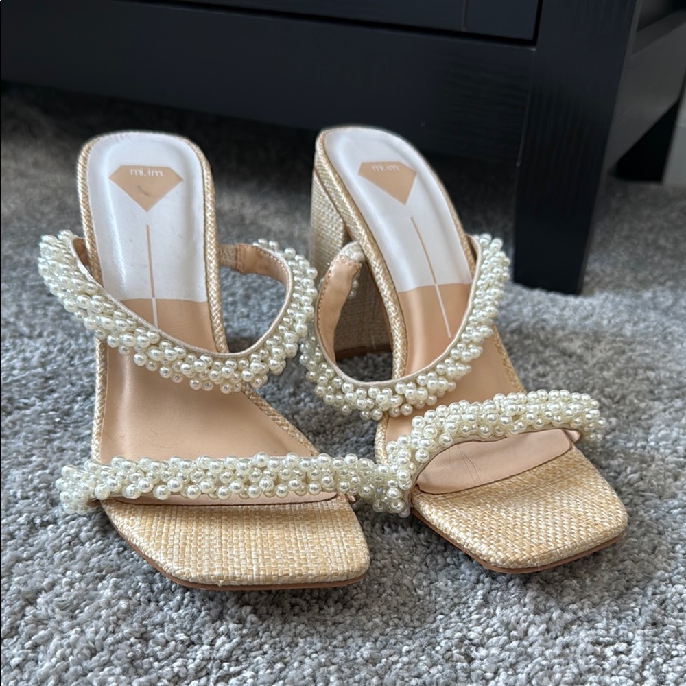NEVER WORN basket weave & pearl heels